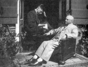 Bram Corbijn en Willem de Mérode in Eerbeek - 1931 - voor de tuindeuren van De Mérode